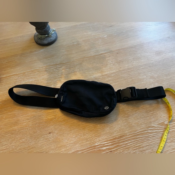 lululemon athletica Black Belt Bag - Picture 2 of 5